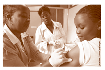 Foto: Vacunación de mujeres en África